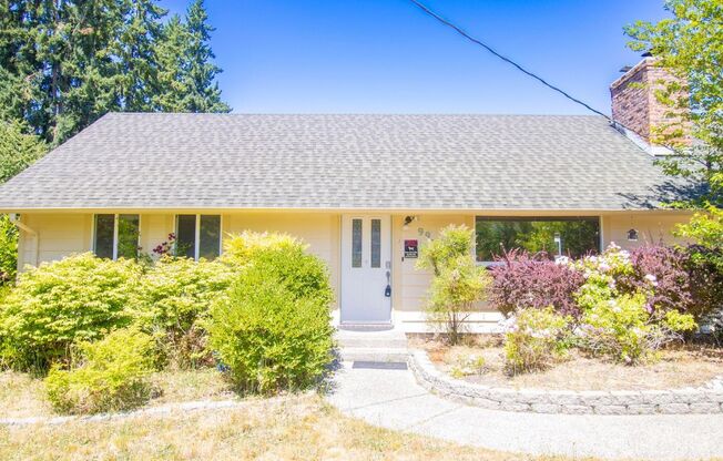 3 Bedroom + Office Near JBLM!