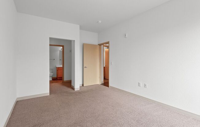 3 beds, 3 baths, 1,253 sqft, $2,495, Unit 504