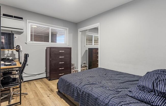 2 beds, 1 bath, 950 sqft, $1,800, Unit 644-19