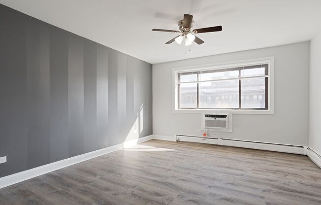 Studio, 1 bath, 295 sqft, $1,475, Unit 434