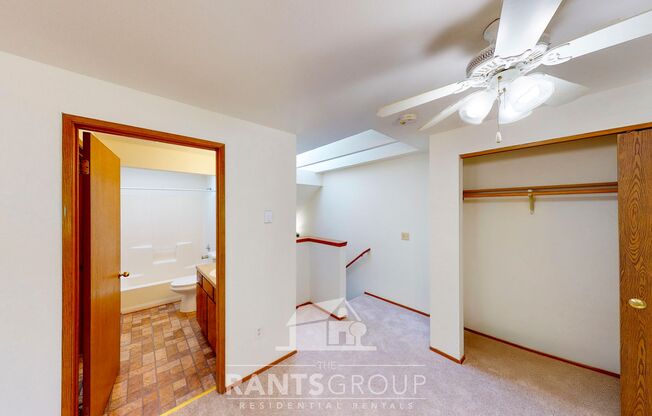 2 beds, 1.5 baths, $1,800, Unit #H-4