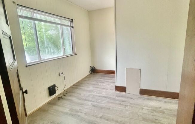 1505 Fleck Street (Full Service)