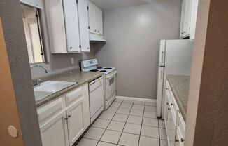 2 beds, 1 bath, 920 sqft, $1,749, Unit 4