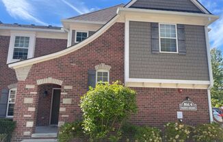 Shelby Township - 3 Bedroom, 2 Bath, End-Unit condo style w/Att Garage