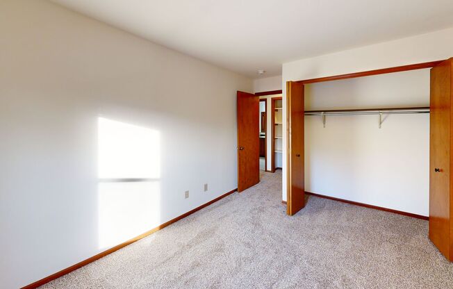 2 beds, 1 bath, 1,050 sqft, $1,655, Unit 7722CE