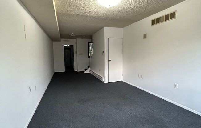 2 beds, 1 bath, $1,900