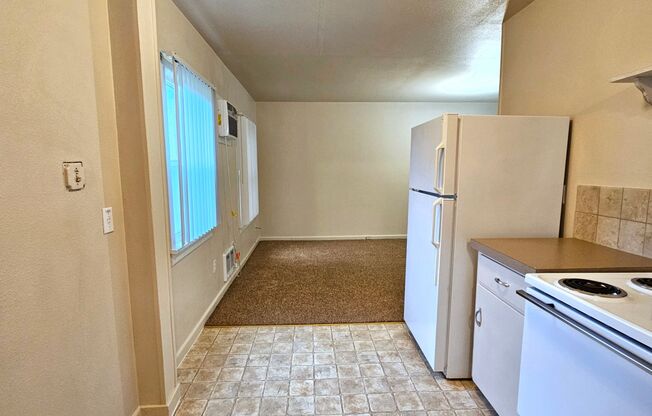 1 bed, 1 bath, 584 sqft, $995, Unit 4