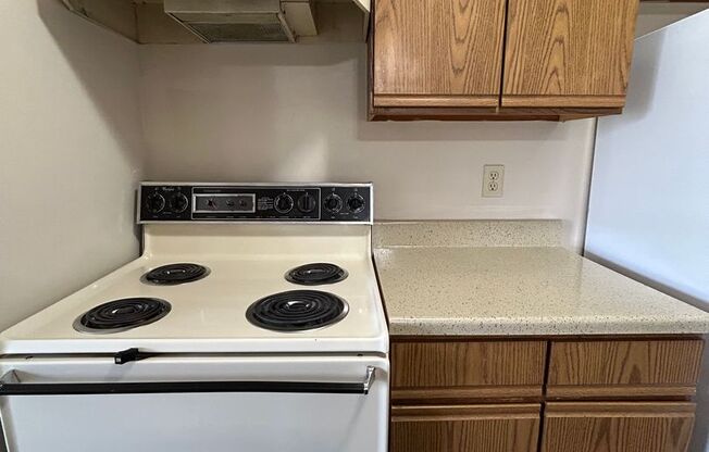 1 bed, 1 bath, 750 sqft, $850, Unit #25