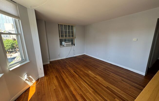 Updated 1-bed condo at Walnut Plaza