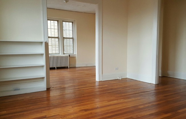 2 beds, 2 baths, 775 sqft, $2,025, Unit 410