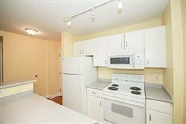 1 bed, 1 bath, 496 sqft, $2,750, Unit 603