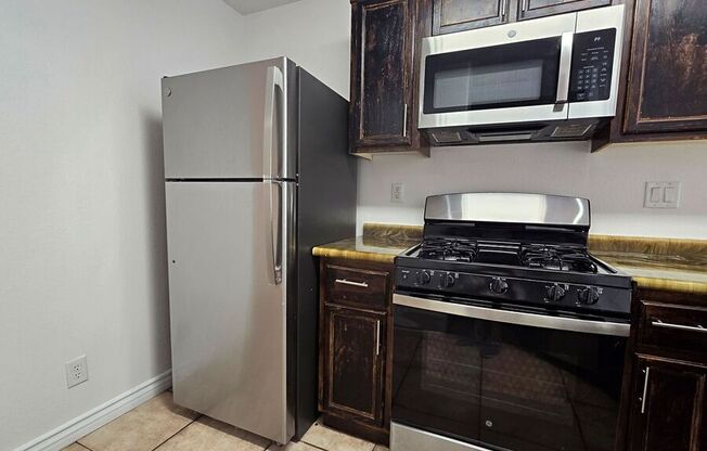 10033 SWIMMING HOLE ST