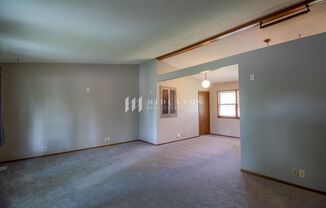 3 beds, 1.5 baths, $1,550, Unit Home