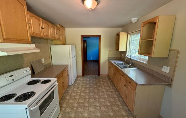 3 beds, 1 bath, $1,495