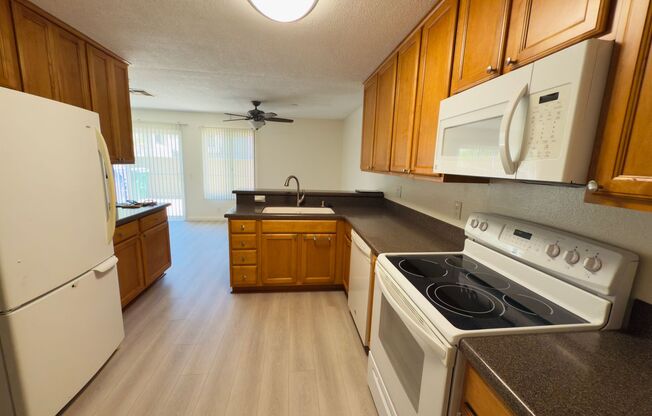 Charming 3-Bedroom Townhome Just Off the 54 freeway