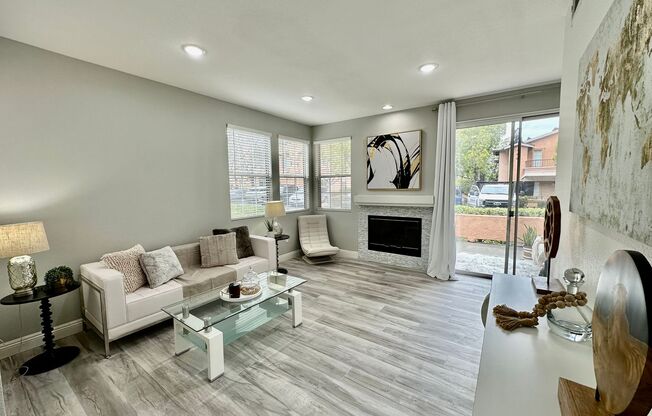 Dream Designer Home in the Beautiful Vista Del Lago Community!