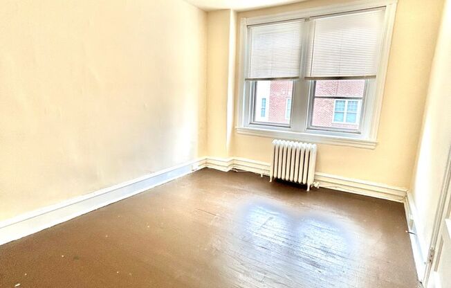 1 bed, 1 bath, 1,100 sqft, $1,900, Unit 7C