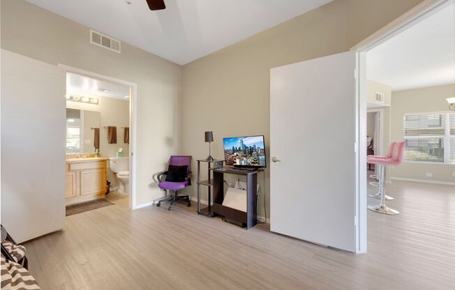 2 beds, 2 baths, $1,700, Unit # 1711