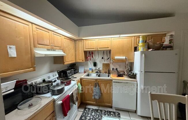 1705 RIDGEWOOD LN