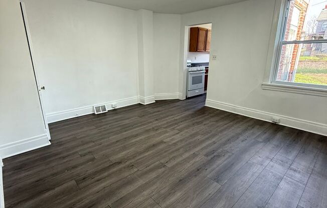 2-Bedroom Home with Fenced Yard – Minutes from Downtown Pittsburgh