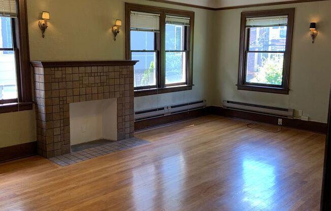 3644 Woodland Park Apartments are located in Wallingford