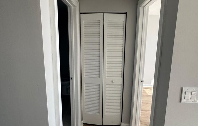 1 bed, 1 bath, 550 sqft, $1,300, Unit 402