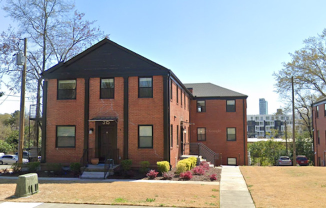 315 West Trinity Avenue - Lee Ray Bergman