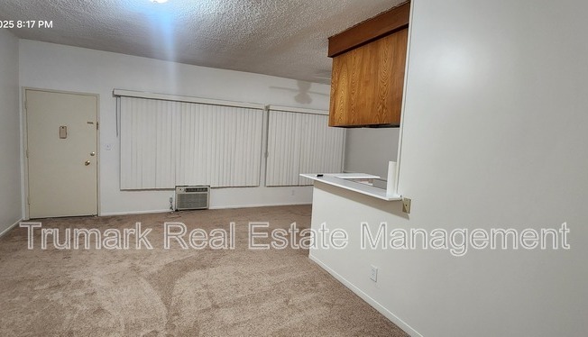 301 N Cedar St