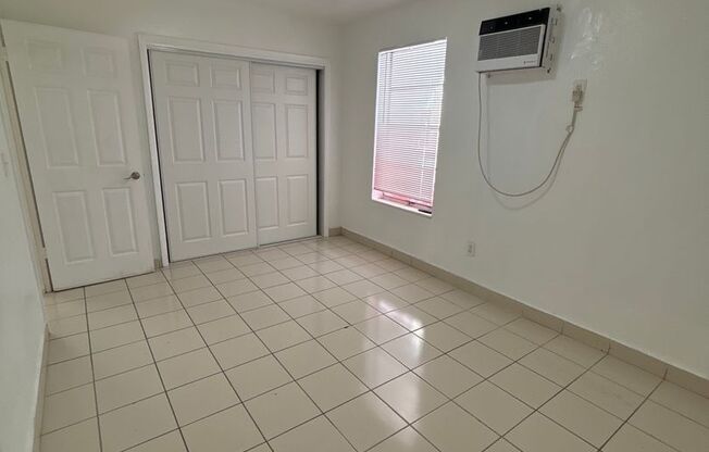 2 beds, 1 bath, 671 sqft, $2,300, Unit 2