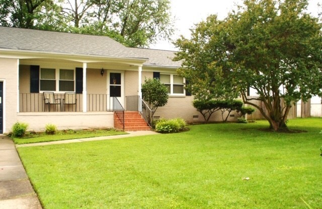 3 beds, 2.5 baths, $2,600