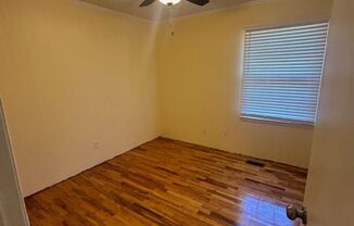 3 beds, 1 bath, $1,300