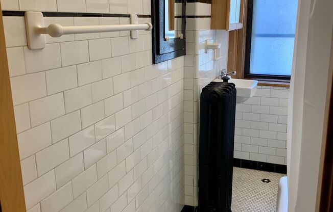 Studio, 1 bath, 350 sqft, $1,355, Unit 530-311