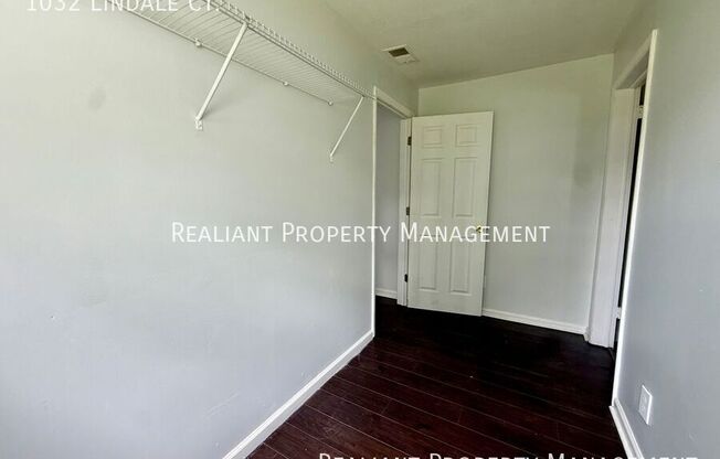 1032 LINDALE CT