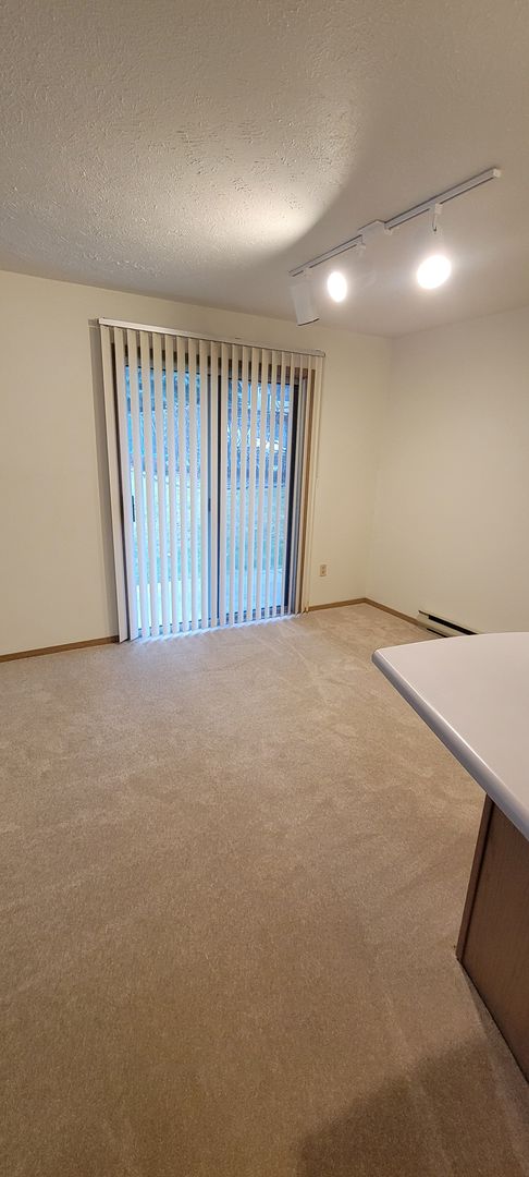 2 beds, 1 bath, $1,130, Unit 43