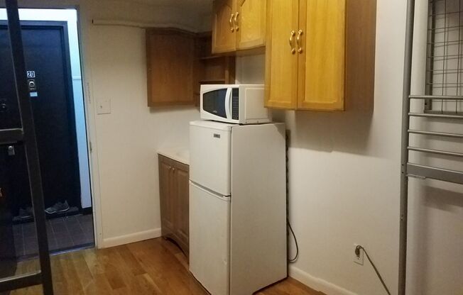 1 bed, 1 bath, 90 sqft, $1,195, Unit 14 - 3D