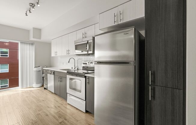 1 bed, 1 bath, 498 sqft, $1,725, Unit 428