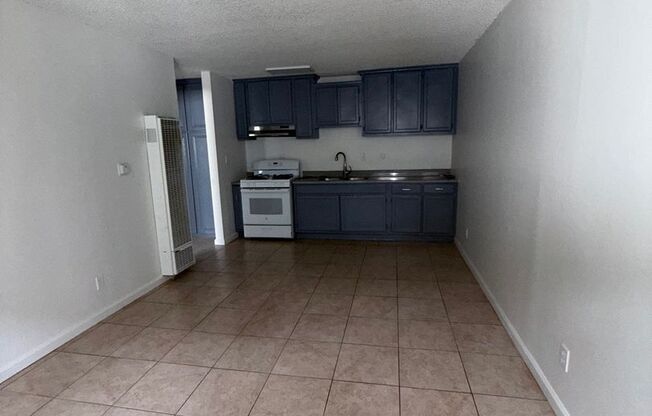 6101 CLYBOURN