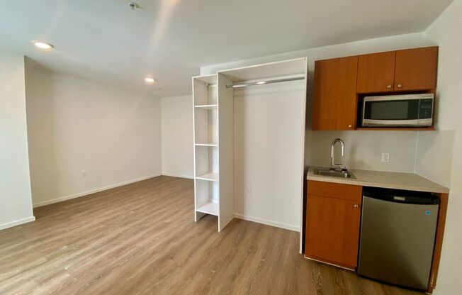 Studio, 1 bath, 180 sqft, $1,450, Unit 3315