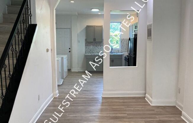 2566 W FAYETTE ST