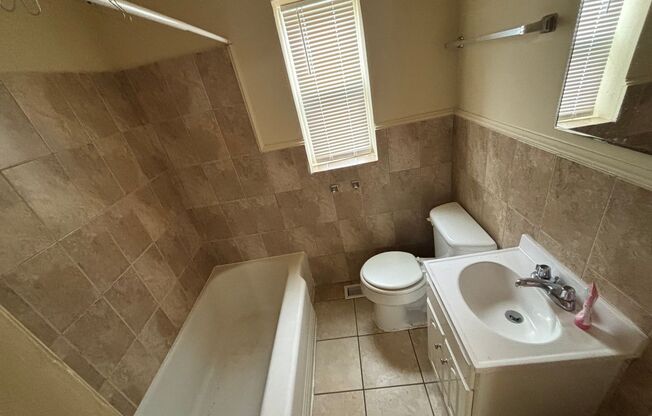 1 bed, 1 bath, $950, Unit 0037ATH