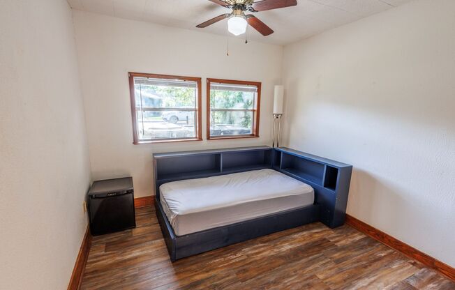 1 bed, 1 bath, $1,000