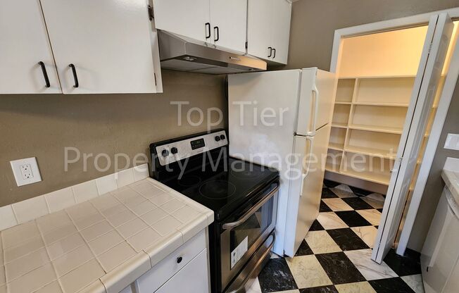 2 beds, 1 bath, $2,295, Unit # 368