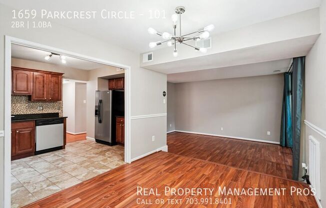 1659 PARKCREST CIR