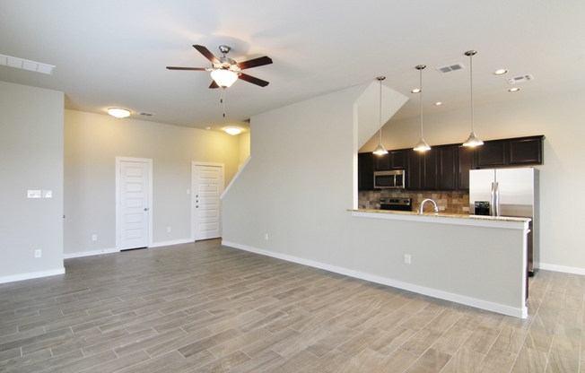 Rare 4 Bedroom at Creekside Crossing / Fridge , Washer & Dryer Included / Fenced in Yard / CISD