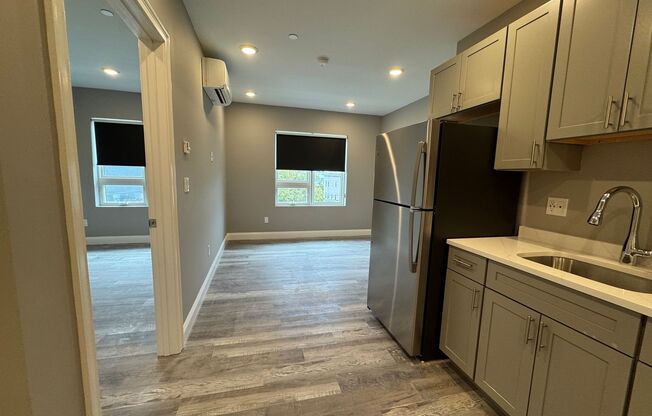 1 bed, 1 bath, $2,200, Unit 406