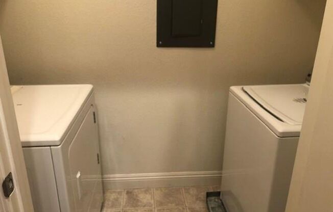 2 beds, 2 baths, $1,499, Unit 1
