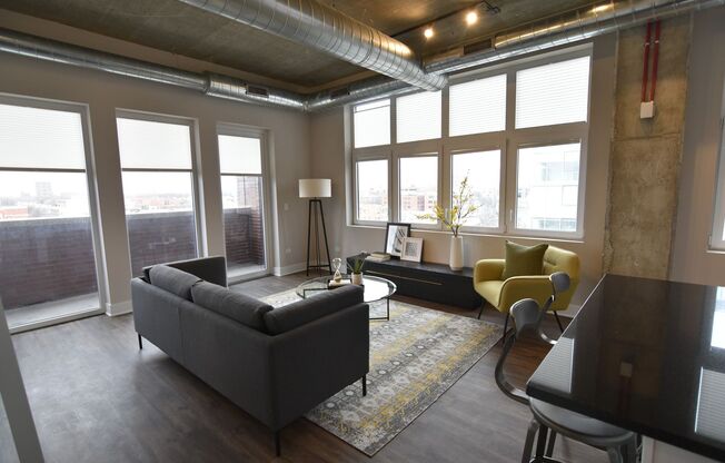 1 bed, 1 bath, 642 sqft, $3,150, Unit 3833-701