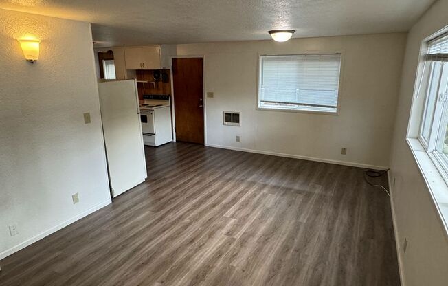 2 Bedroom Triplex Unit in Springfield