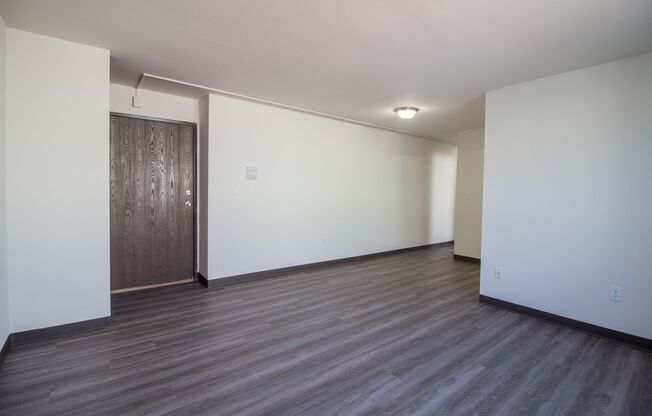 2 beds, 1.5 baths, 650 sqft, $1,375, Unit 210