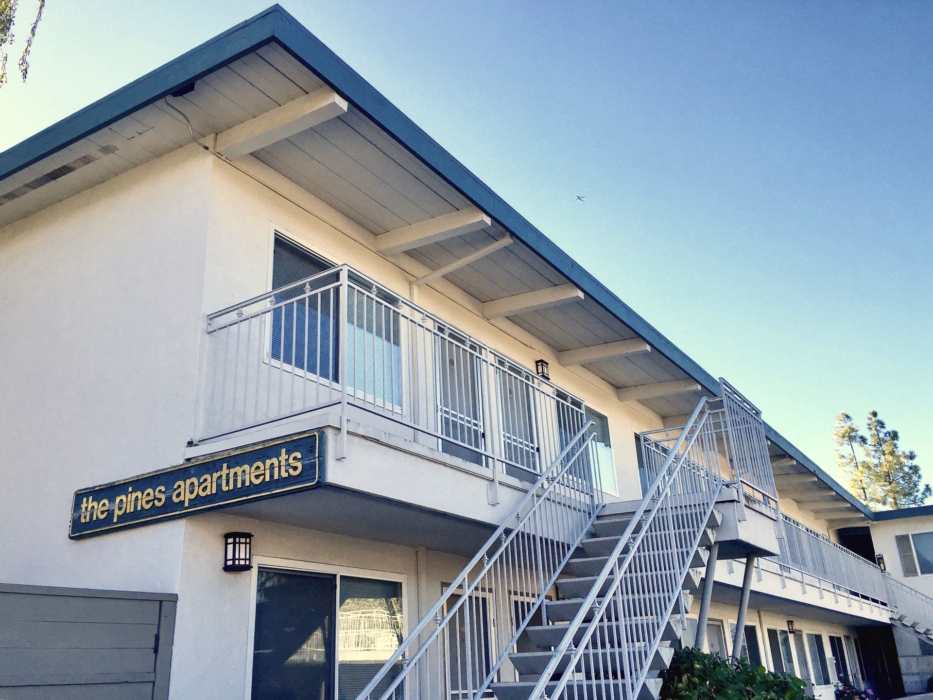 Menlo Park - The Pines Apts - In West Menlo, Close to Shopping, Restaurants, Stanford